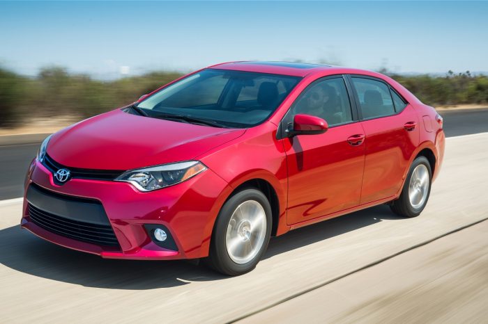 COROLLA  /  MAZDA 3